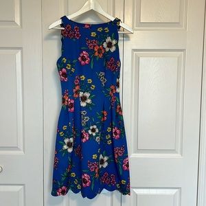 Vince Camuto Dress Size 4 Blue Flower Dress